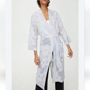 NWT! Aritzia Wilfred Semi Sheer Durante Kimono Sleeve Robe in Pearl Grey Large